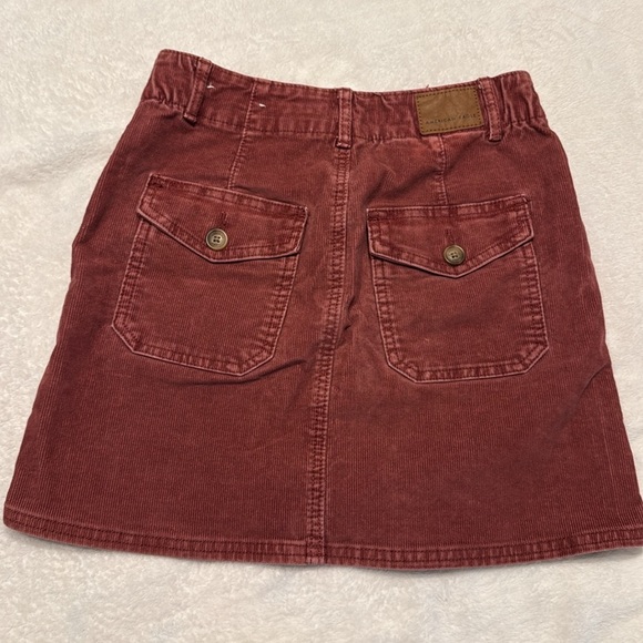 American Eagle Corduroy Mini Skirt Burgundy High Waist Pockets Sz 00 - Picture 3 of 9
